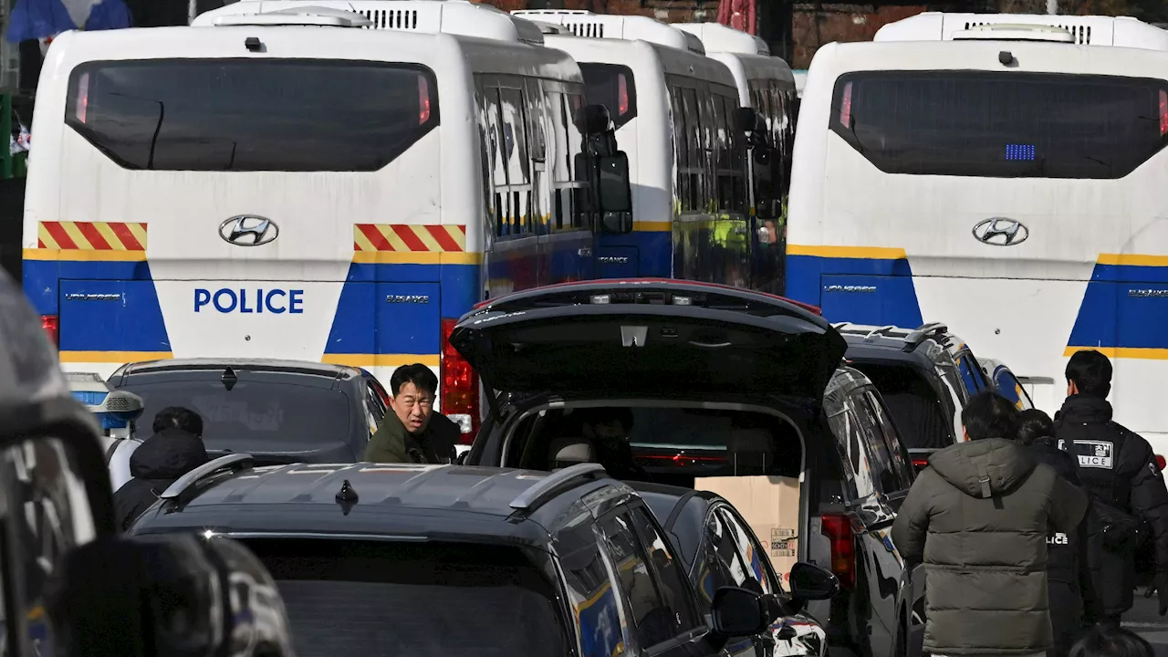 Südkoreanische Antikorruptionsbehörde vollstreckt Haftbefehl gegen suspendierten Präsidenten Yoon