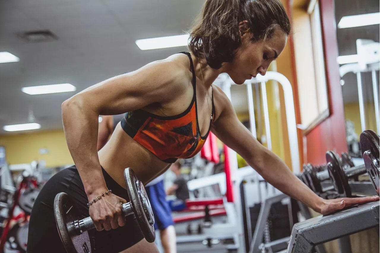 Estas son las lesiones más comunes cuando empiezas en el gimnasio y la forma de prevenirlas