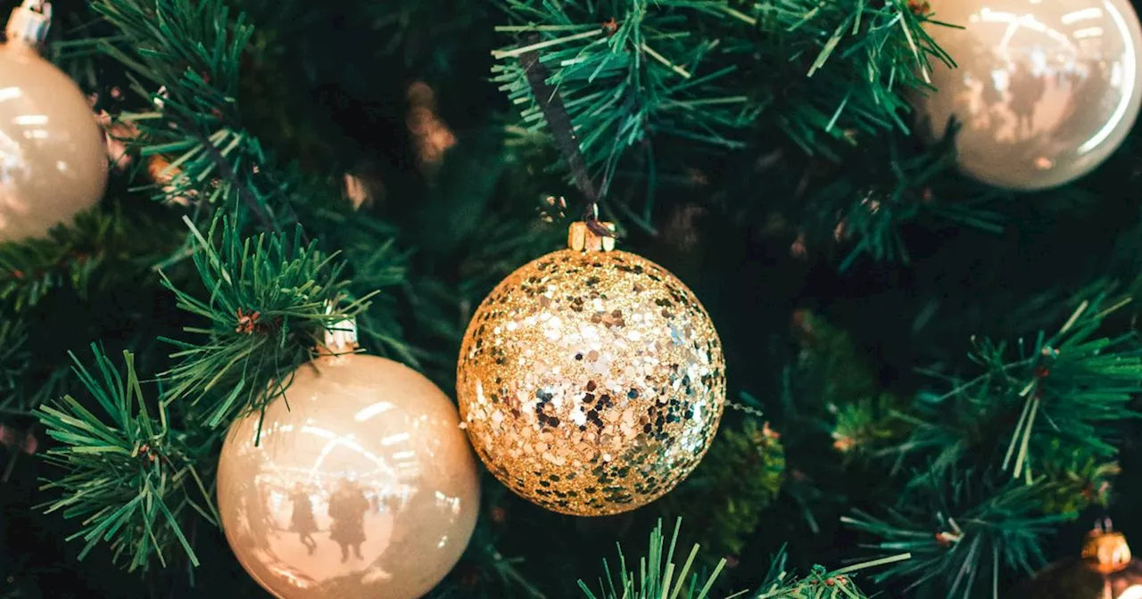 Leaving Christmas Decorations Up After This Date Is 'Bad Luck' ― But It's Not When You Think