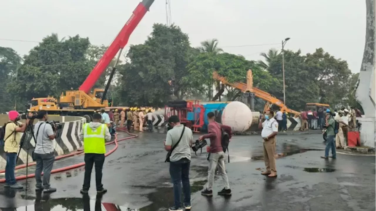 कोयंबटूर में एलपीजी टैंकर का पलट, यातायात बंद