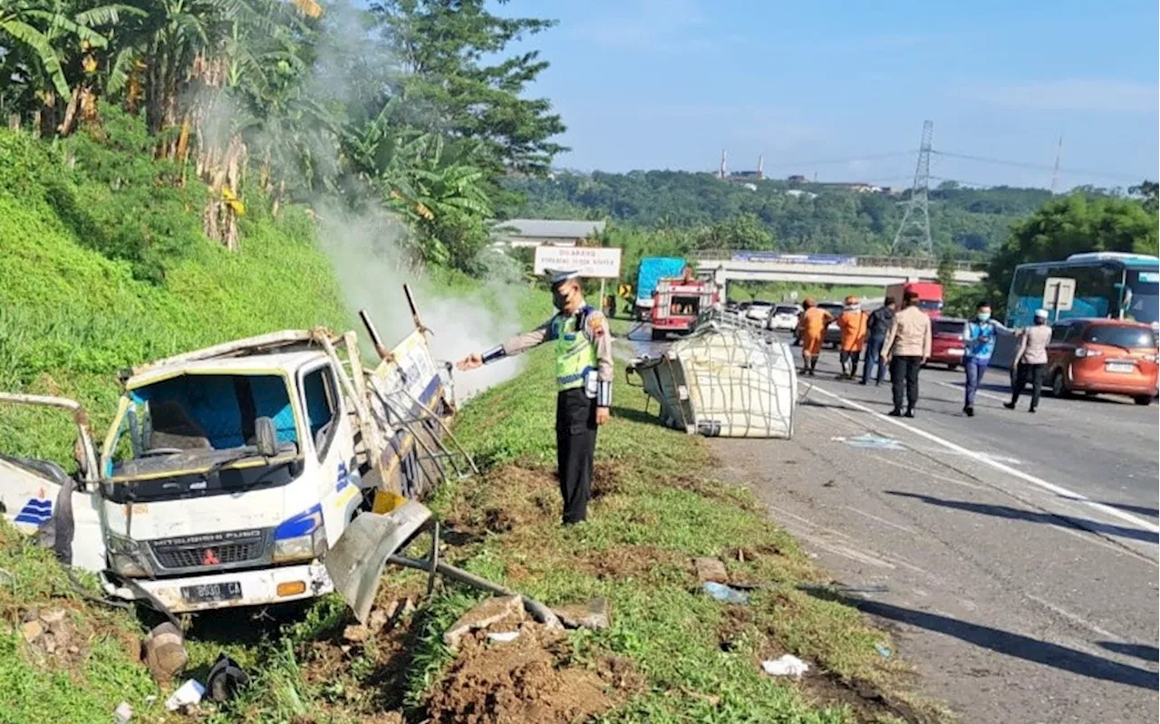 Kecelakaan Bus dan Truk di Tol Semarang-Solo, Muatan Bahan Kimia Tumpah