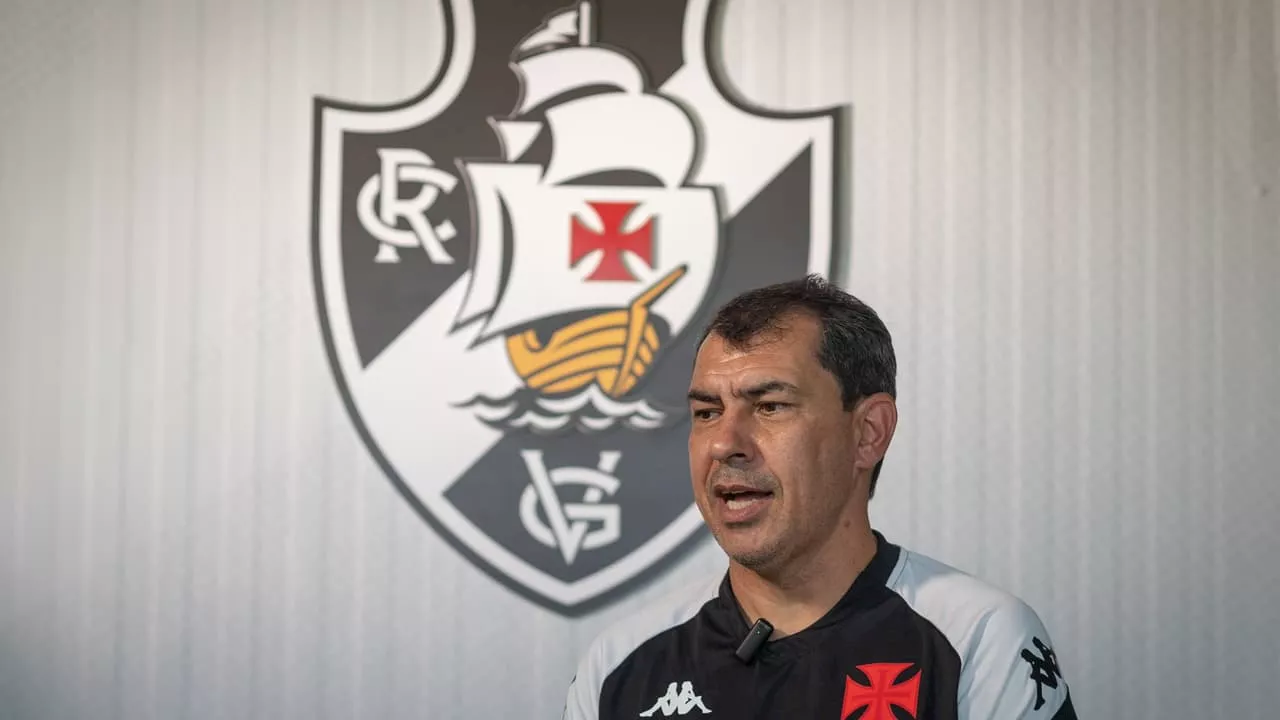 Carille Visita CT Moacyr Barbosa e se Prepara para o Primeiro Dia de Trabalho no Vasco