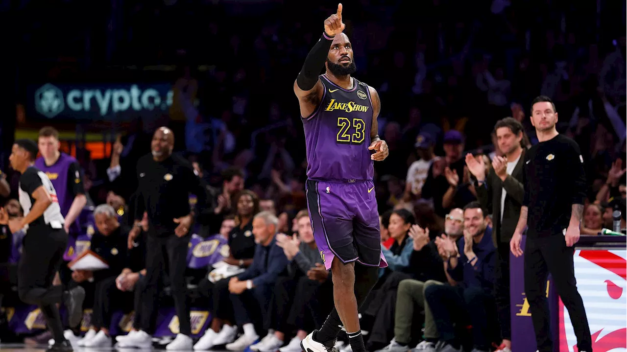 En NBA, LeBron James égale à 40 ans un record de points détenu par Michael Jordan