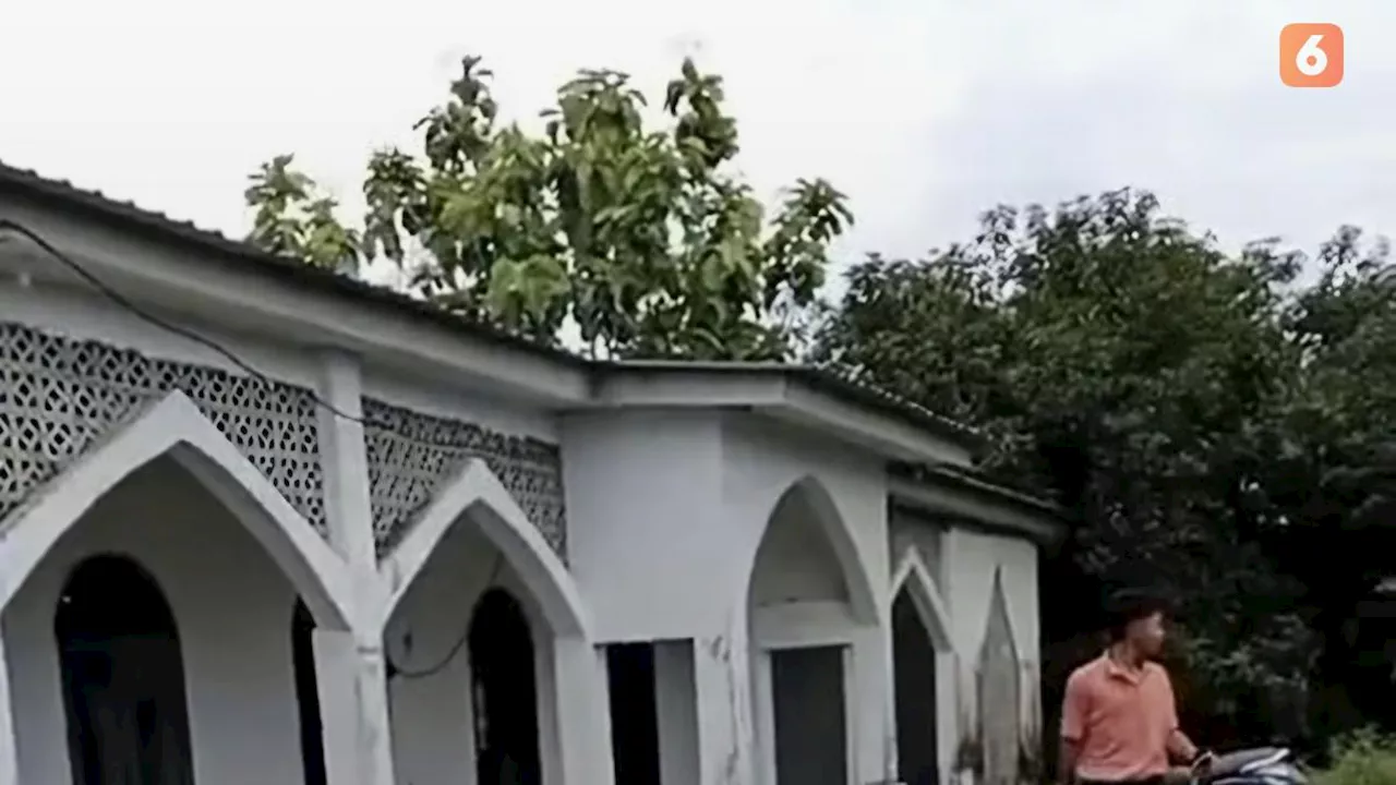 Guru Honorer dan Siswi SMP Digerebek Warga di Masjid