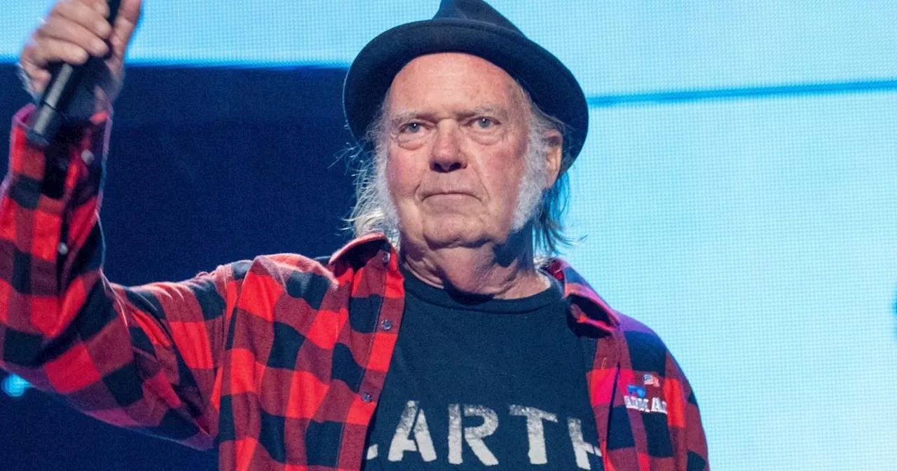 Neil Young to Headline Glastonbury After All