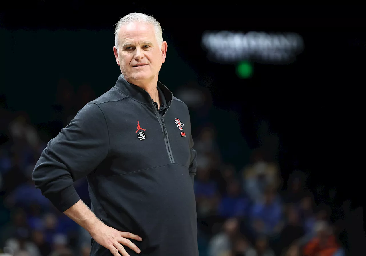 Aztecs give up 18-point lead in loss to Utah State at Viejas Arena