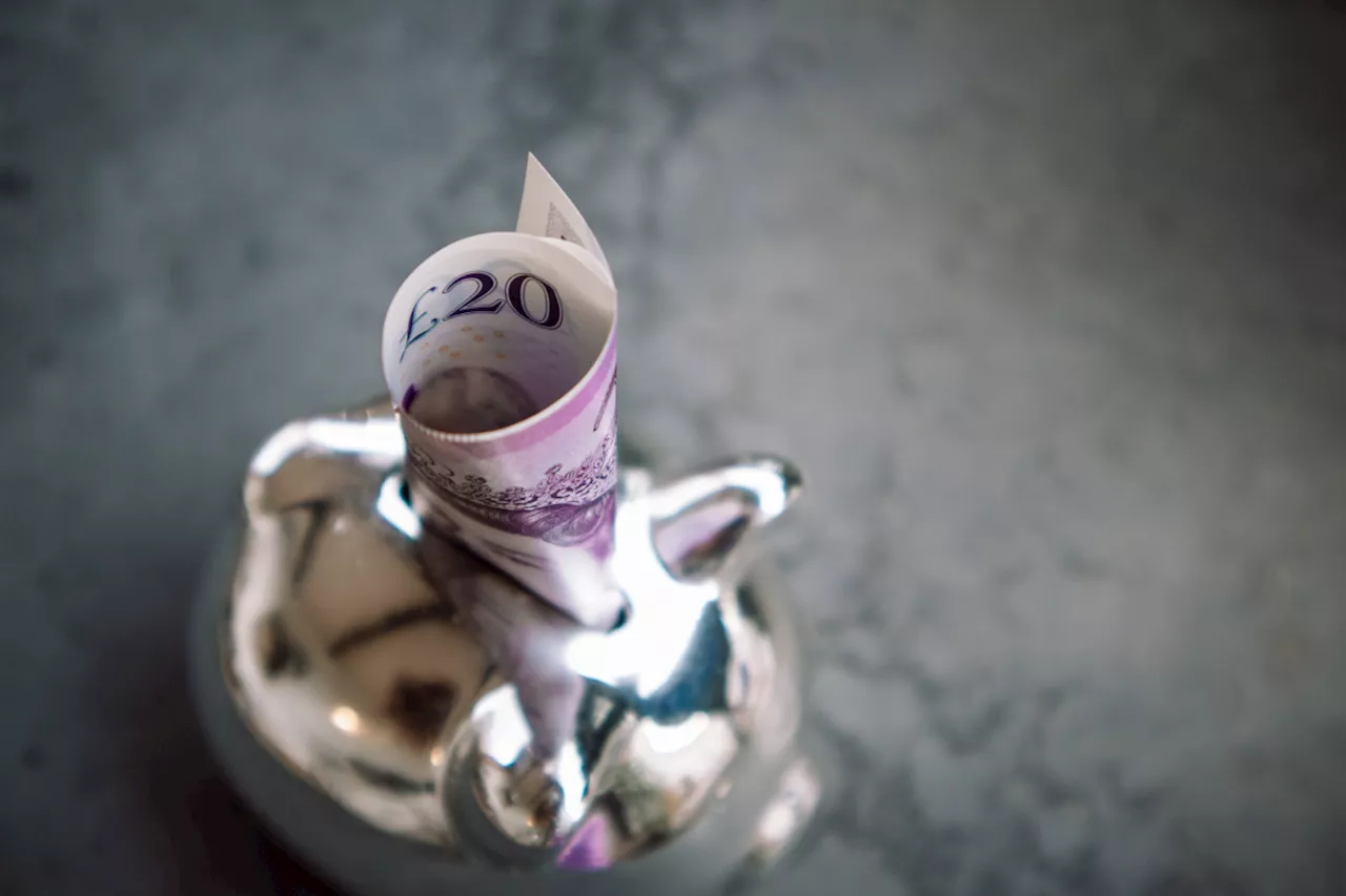 7 savings challenges to start this January and save £5,050 by next year