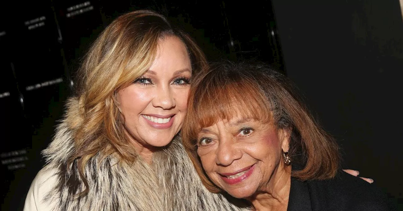 Vanessa Williams Mourns Mother's Death After London Trip