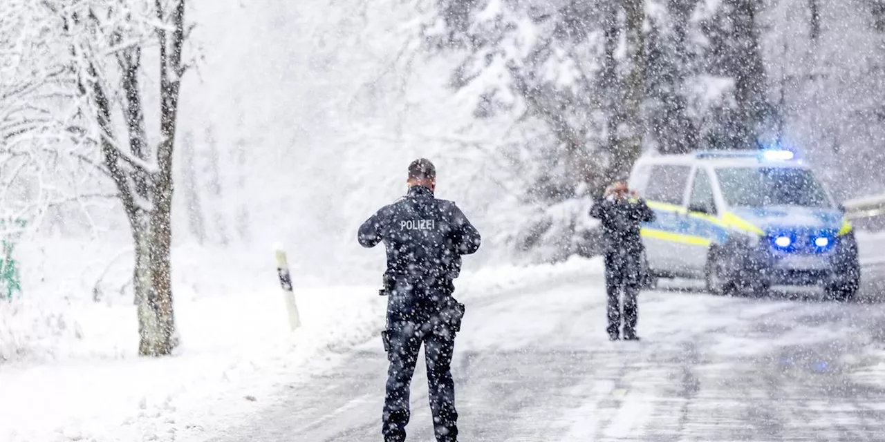 Schneemassen in Franken verursachen zahlreiche Unfälle