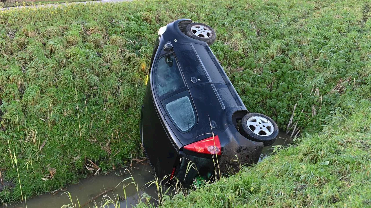 112-nieuws: dak vliegt van auto op auto • druk op spoedeisende hulp