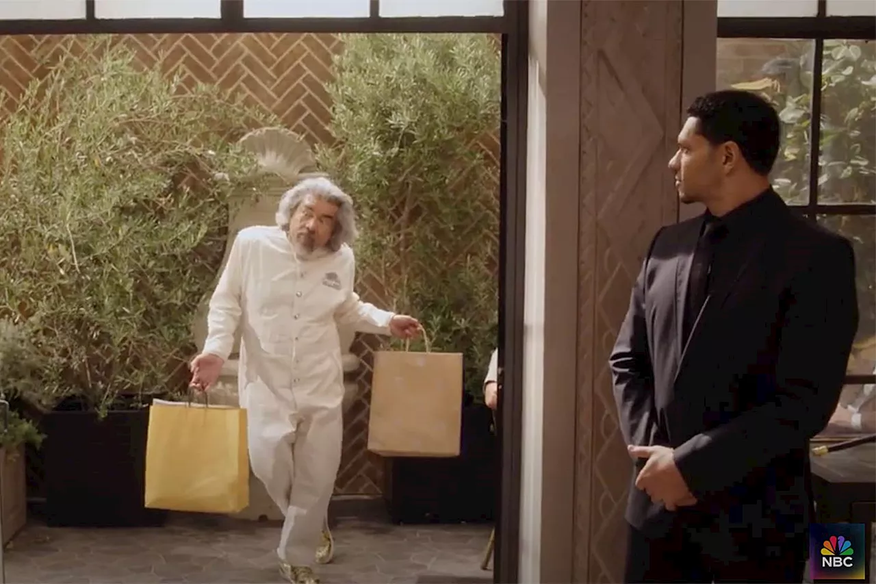 George Lopez’s Hardware Store Spree in 'Lopez vs. Lopez' Has a 'Pretty Woman' Twist