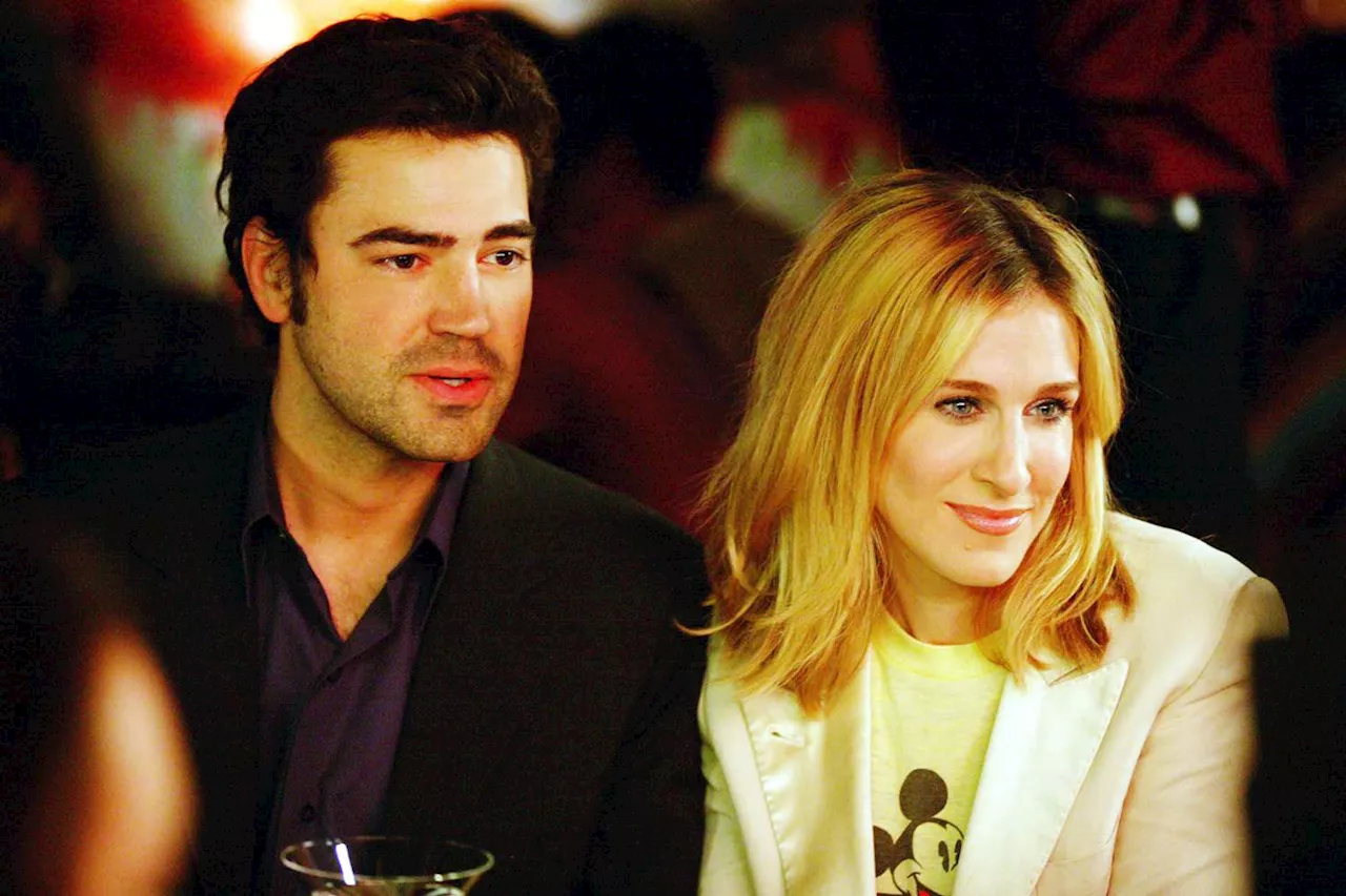 Ron Livingston Says He's Not Bought a Suit in 20 Years