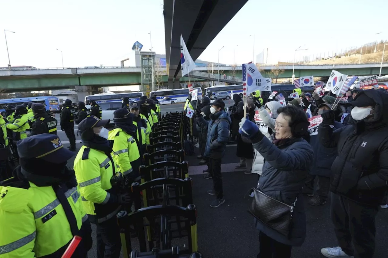 South Korean Investigators Blocked From Detaining Impeached President Yoon