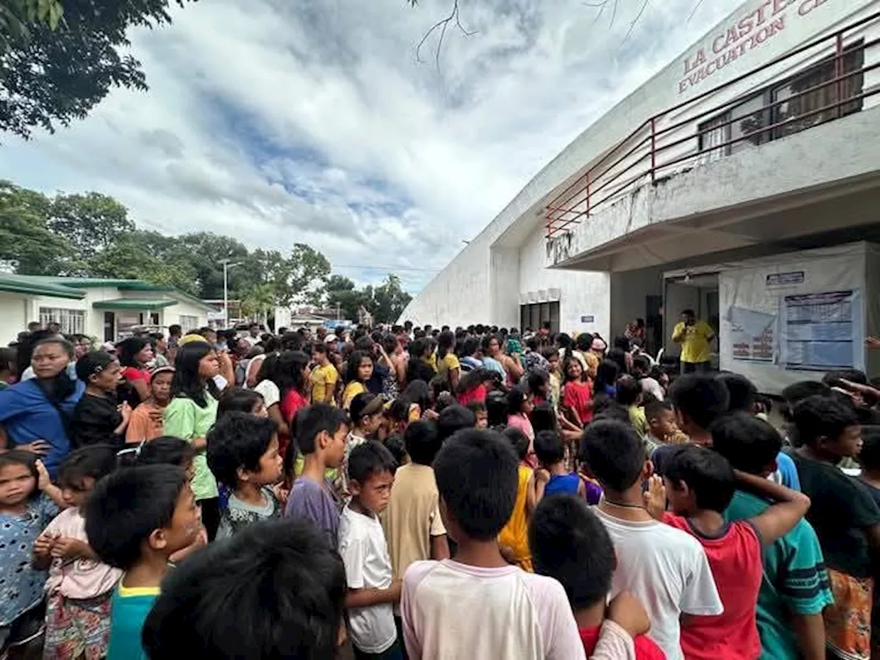 Evacuees Reject Chlorinated Water in Negros Occidental