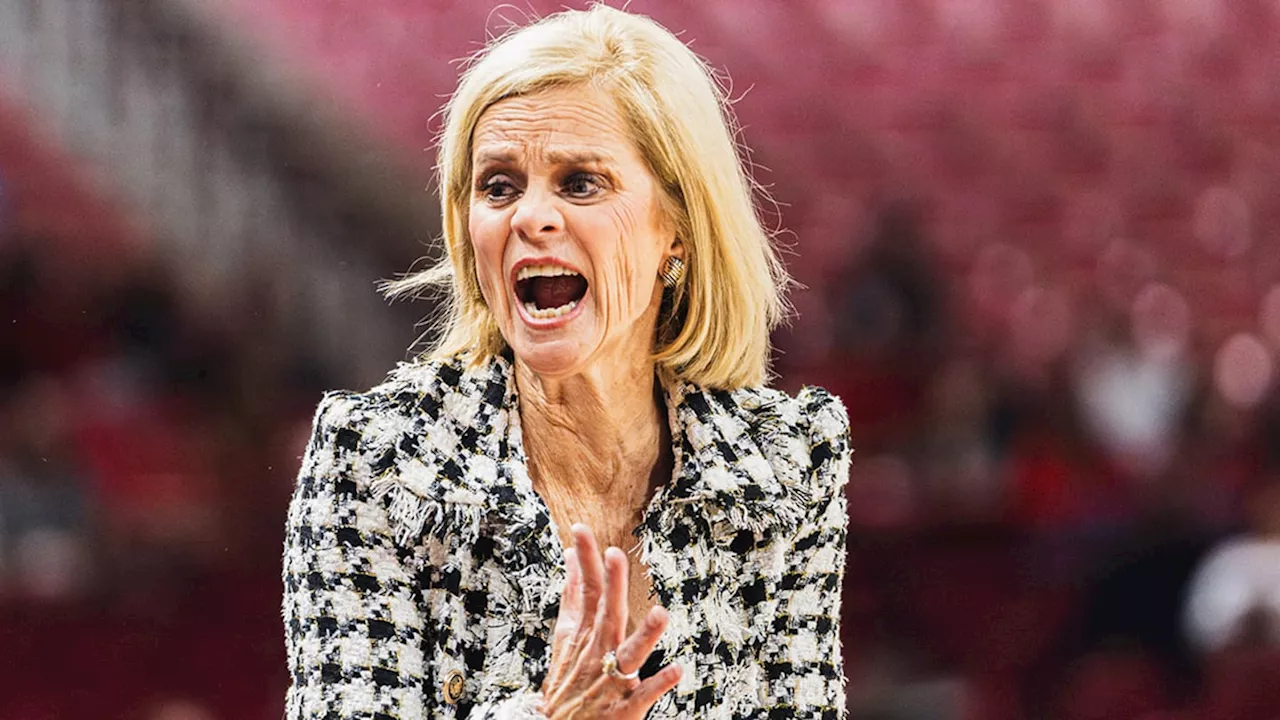 Kim Mulkey, LSU overwhelm Arkansas in SEC opener