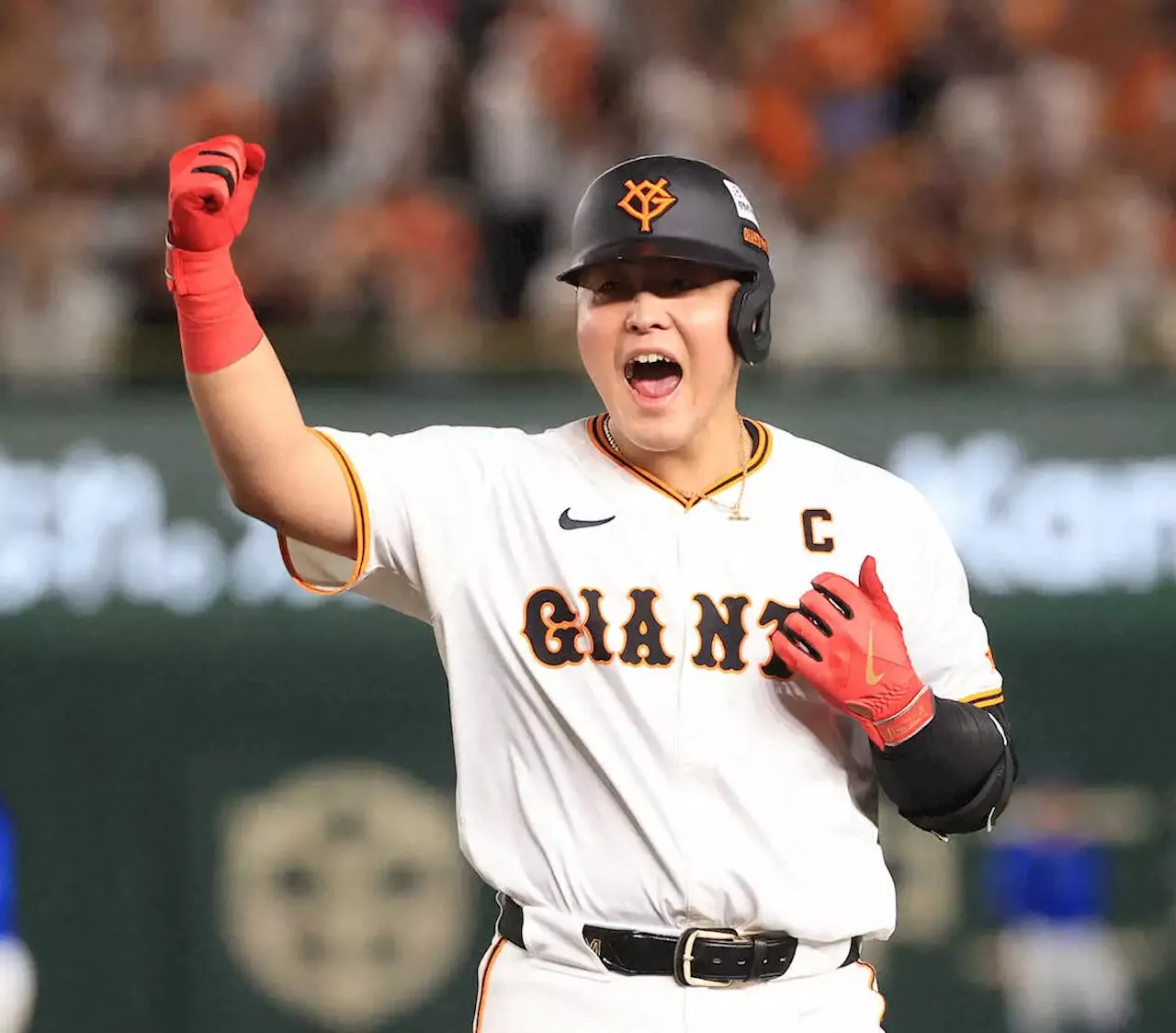 岡本和真 「三角食べ」で流行語大賞狙っていた？ 坂本勇人がツッコミ「大谷さんぐらい活躍してたら」