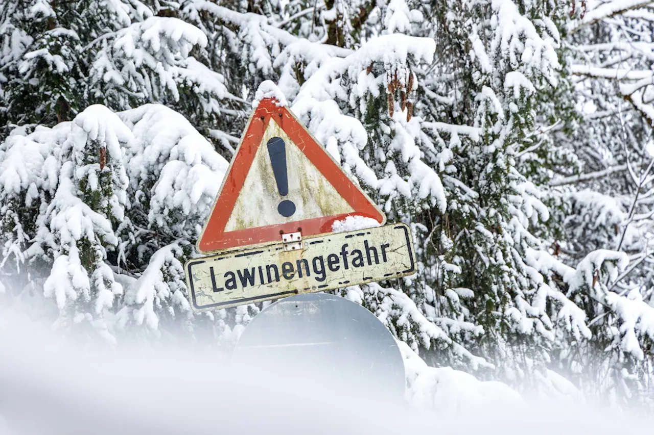 Winter kehrt nach Bayern zurück: Bahnunfälle und Streckensperrung