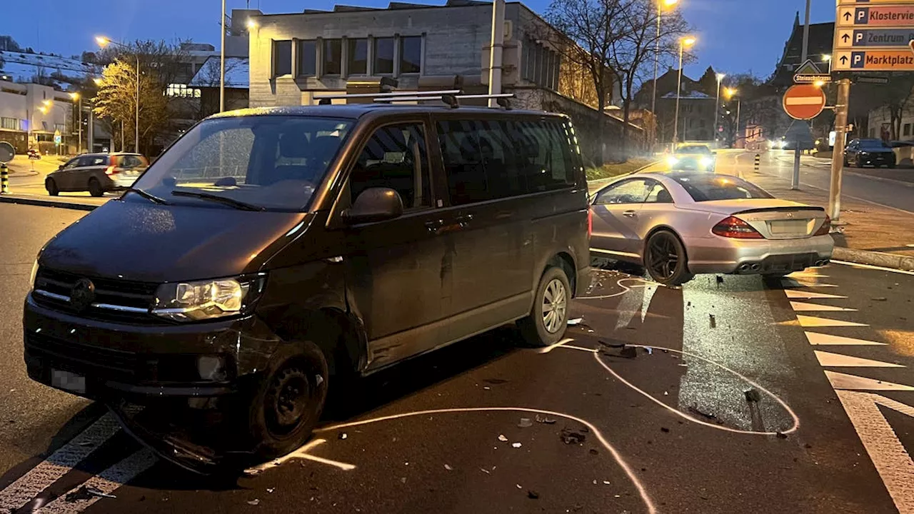 Unfall in St. Gallen: Schwangere Frau verletzt, Sachschaden bei Autokollision