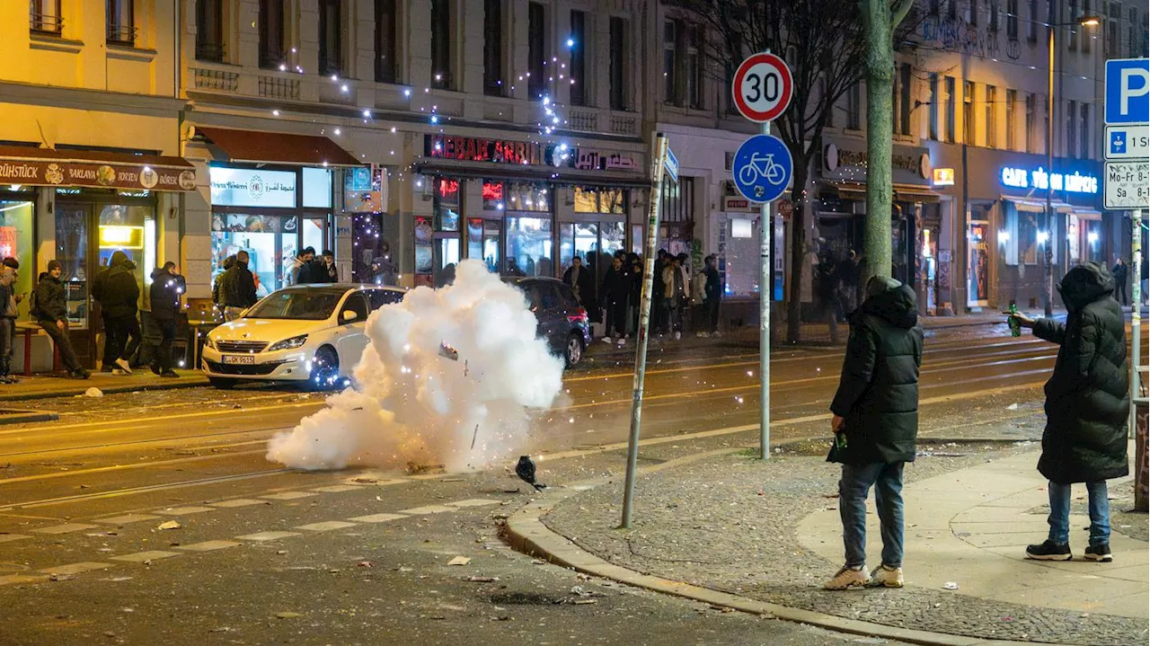 Debatte über bundesweites Böllerverbot: Sehr viele Deutsche unterstützen Petition der Gewerkschaft der Polizei