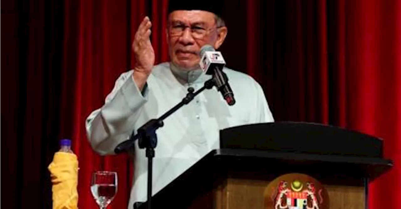 Anwar Urges Speedy Action on Poverty, Flood Mitigation