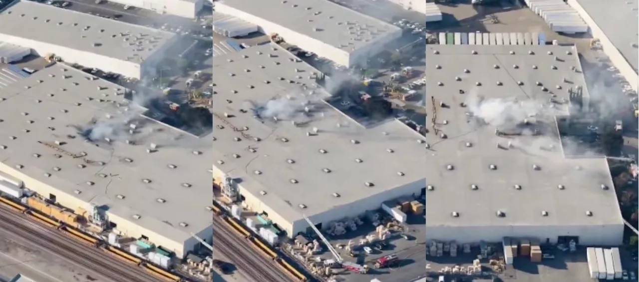 Avioneta se estrella contra edificio comercial en Fullerton, California