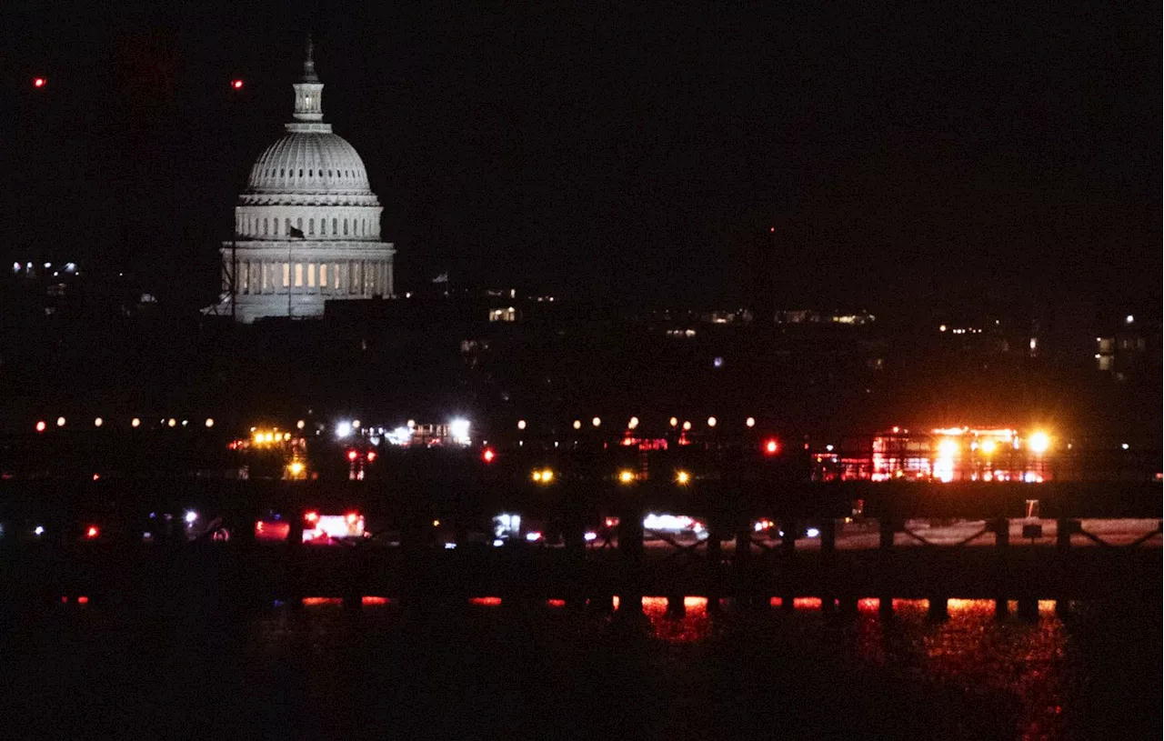 Etats-Unis : Un avion d’American Airlines avec 64 personnes à bord s’écrase dans le fleuve Potomac à Washington