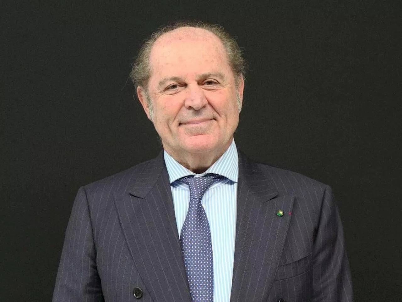 Donnet, CEO di Generali, parla di strategie aziendali e passione per il tennis