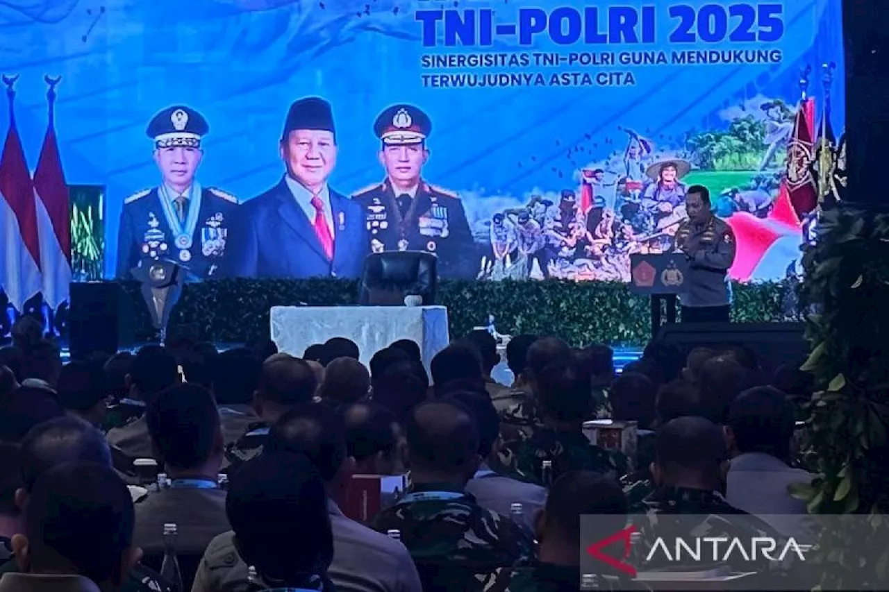 Kapolri laporkan capaian TNI-Polri kepada Presiden Prabowo