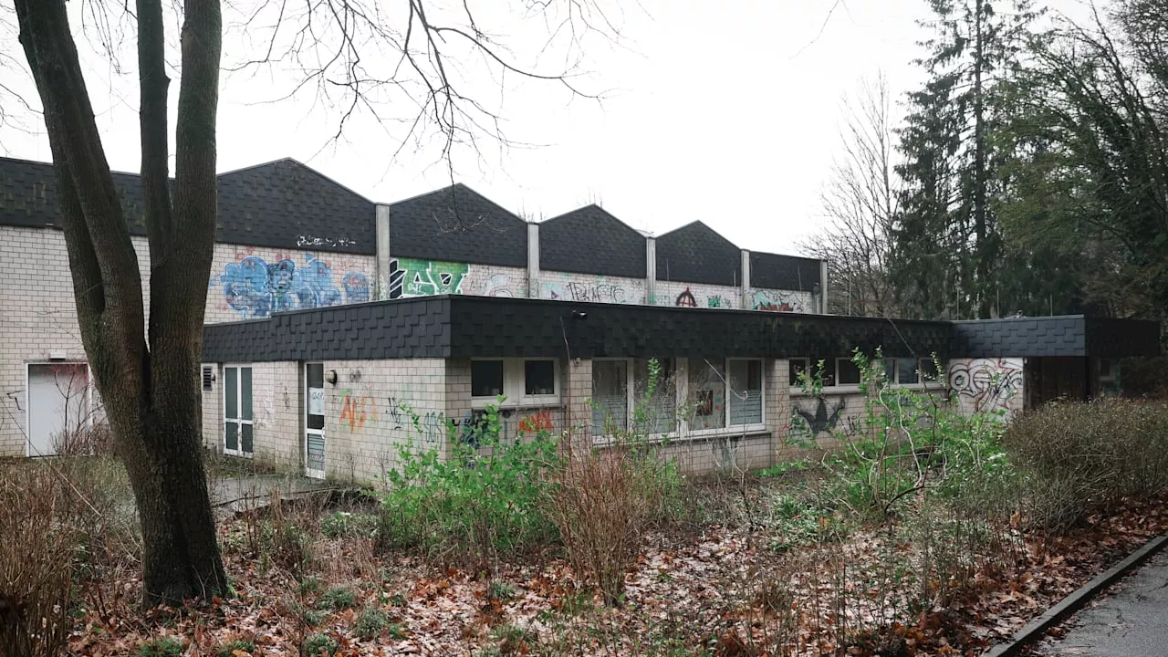 Schülerin hinter Turnhalle in Velbert missbraucht! Täter flüchtig