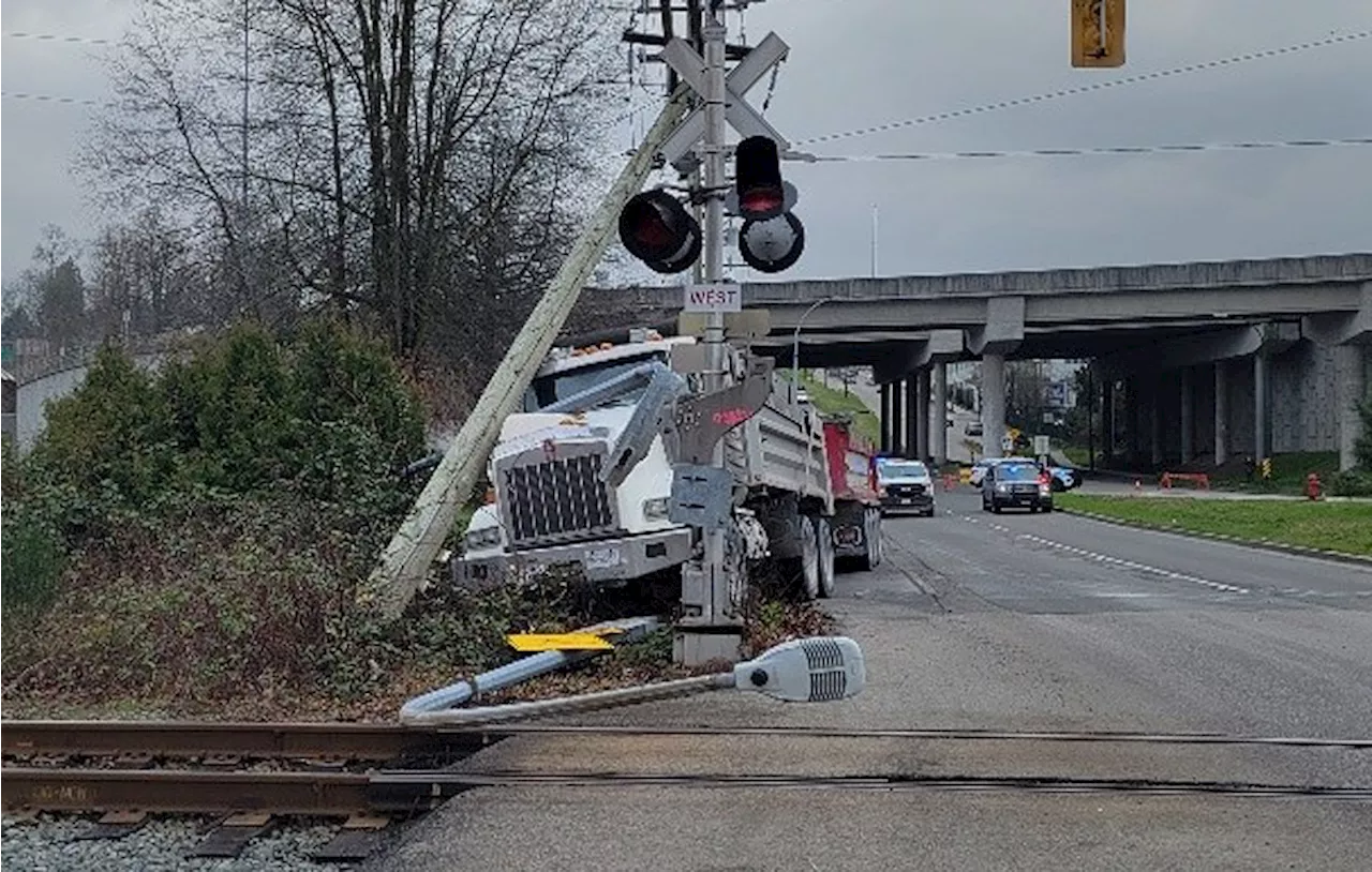 Dump Truck Taken Out of Service After Burnaby Crash