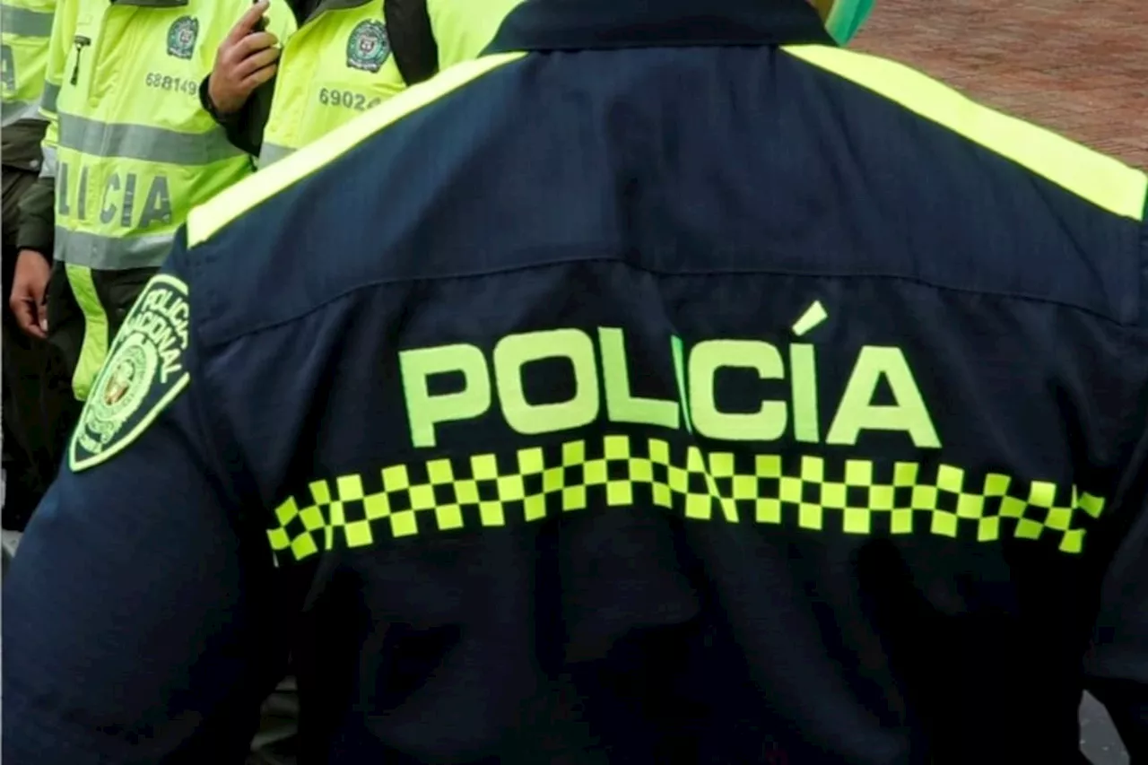 Capturados falsos policías: pretendían robarse una motocicleta de un parqueadero