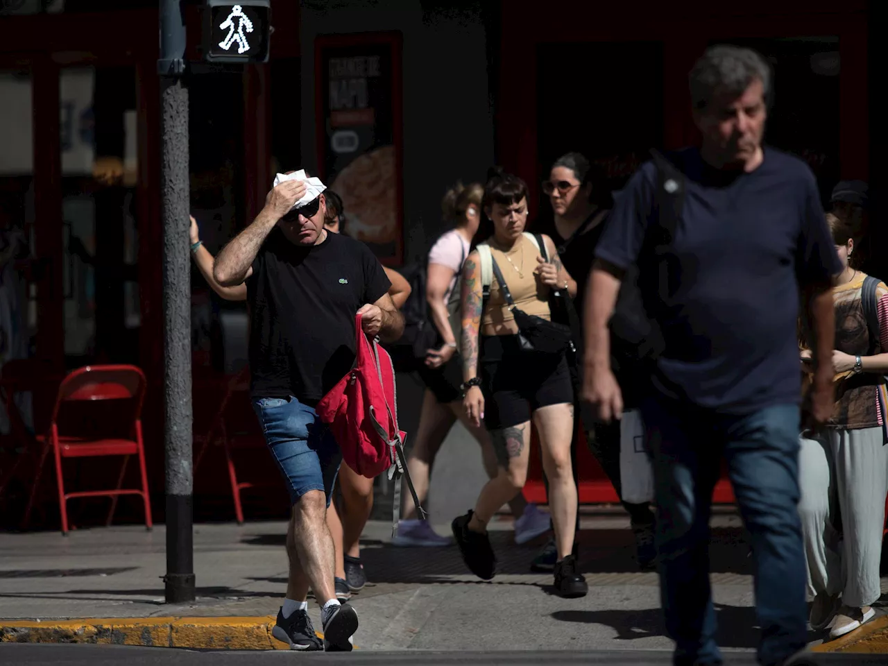 'Combo climático': llega la segunda ola de calor del verano a la Ciudad y a cuánto subirá la máxima