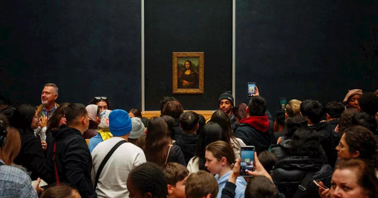 Le Louvre Sépare La Joconde des Autres Visiteurs