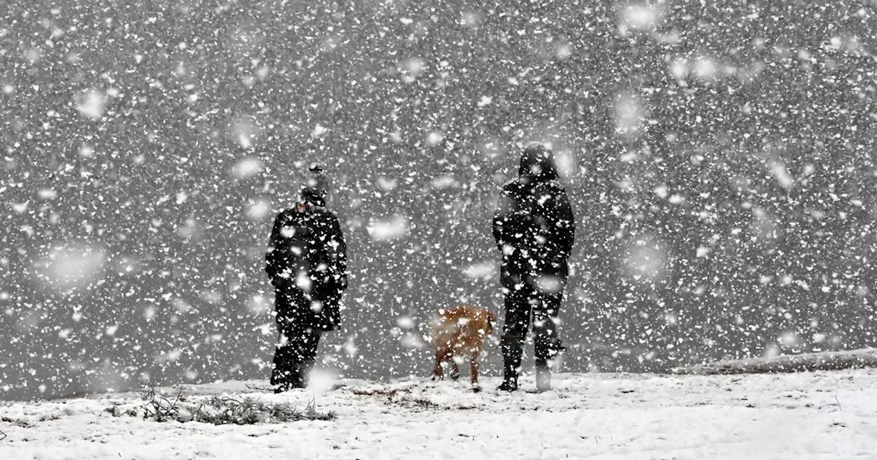 Weather maps show the date giant 'wall of snow' will surround Scotland