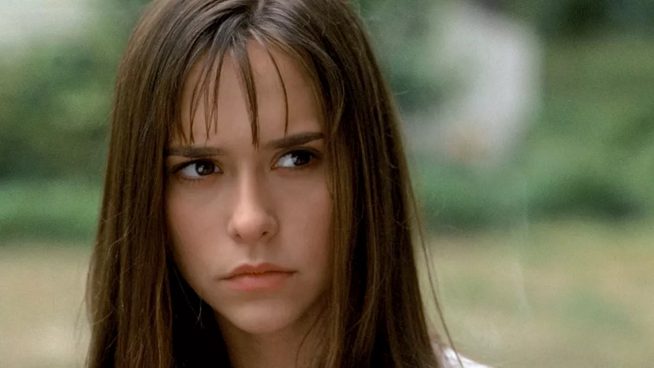 Jennifer Love Hewitt Recalls Sexualization at a Young Age: 'It Was a Culture That Was Fully Accepted'