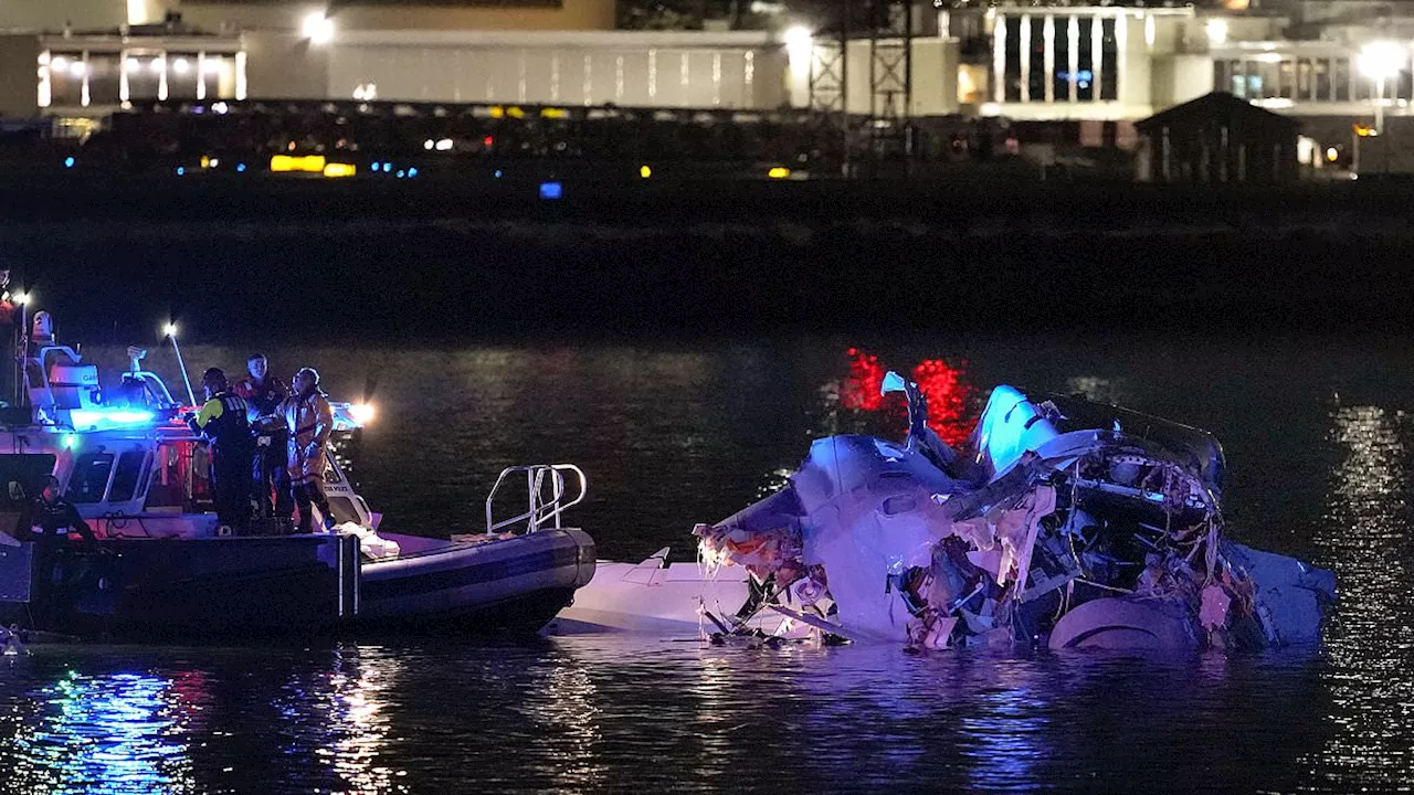 Hopes Fading as Rescue Effort Turns to Recovery After Plane and Helicopter Crash in Potomac River