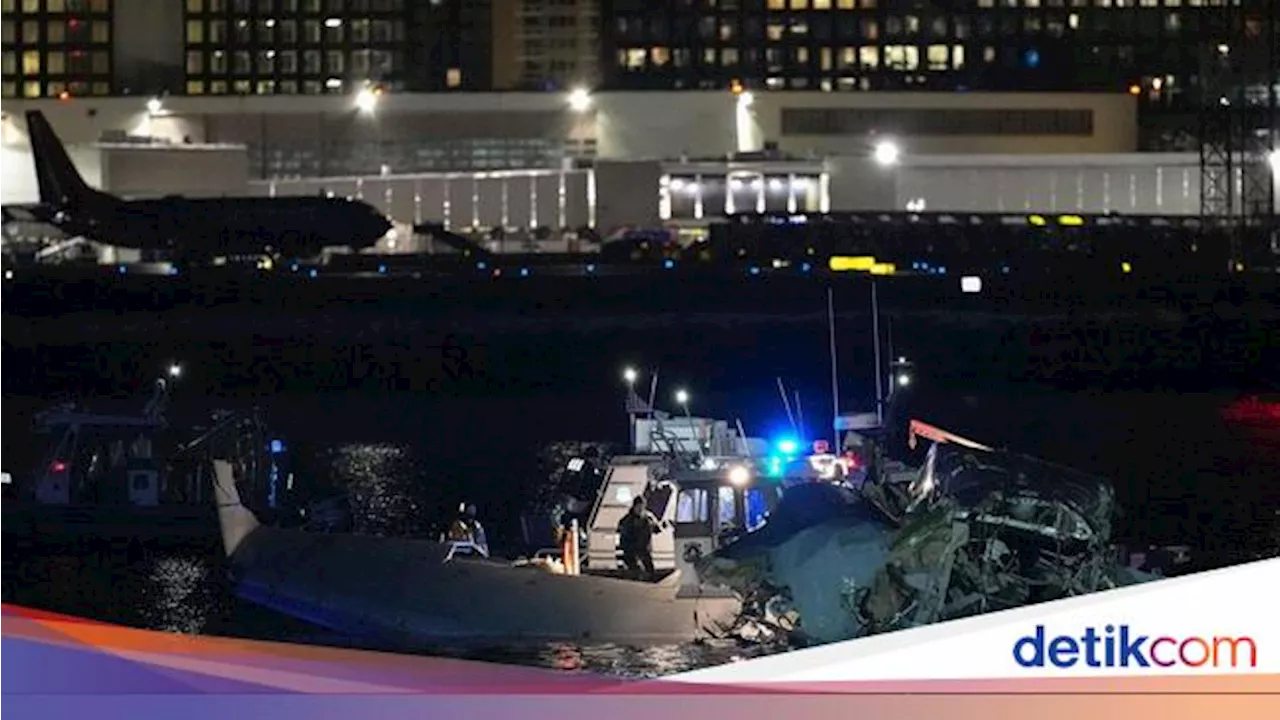 30 Detik Menegangkan Tabrakan Pesawat American Airlines dan Helikopter Black Hawk