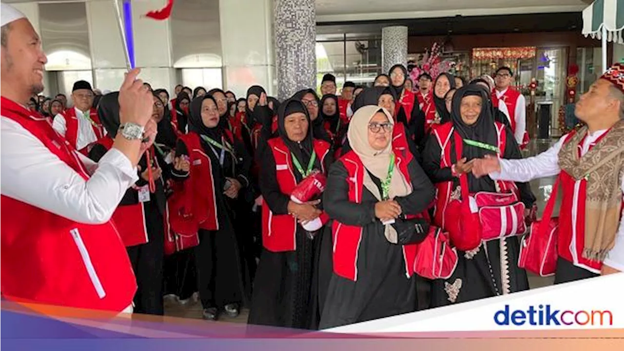 Transmart Berangkatkan 100 Pemenang Umroh Berkah ke Turki