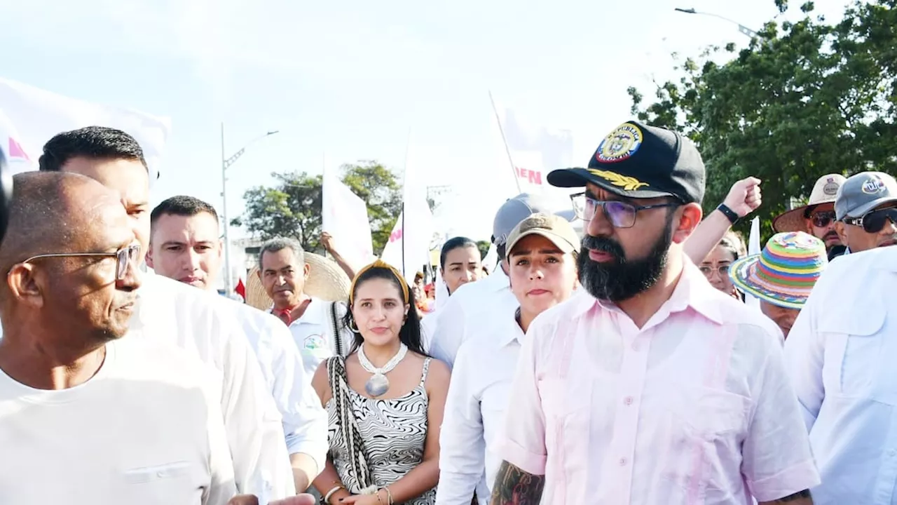 Ministro de Minas y Energía se une a marcha contra altas tarifas de energía en Barranquilla