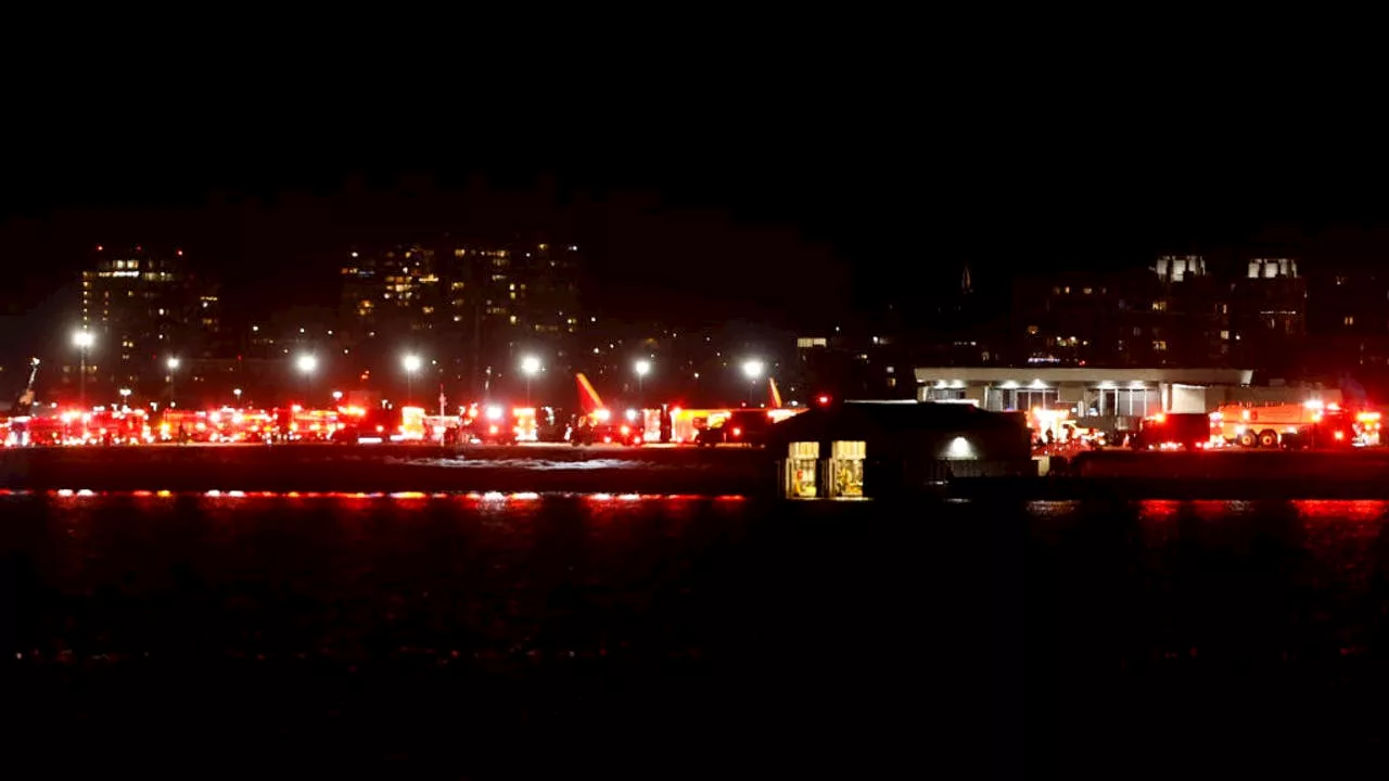 Deadly Collision on Potomac River: American Airlines Jet Crashes with Army Helicopter