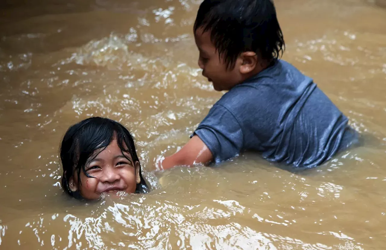 Banjir Jakarta: Warga Diperlukan Penurapan Kali Ciliwung, DPRD DKI Minta Evaluasi Sistem Pengendalian Banjir