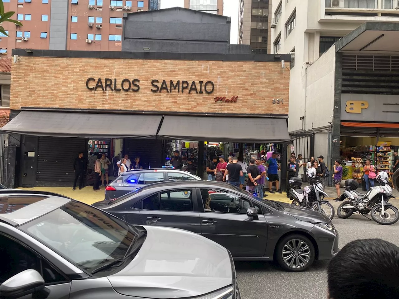 Homem esfaqueado em shopping perto da avenida Paulista após briga