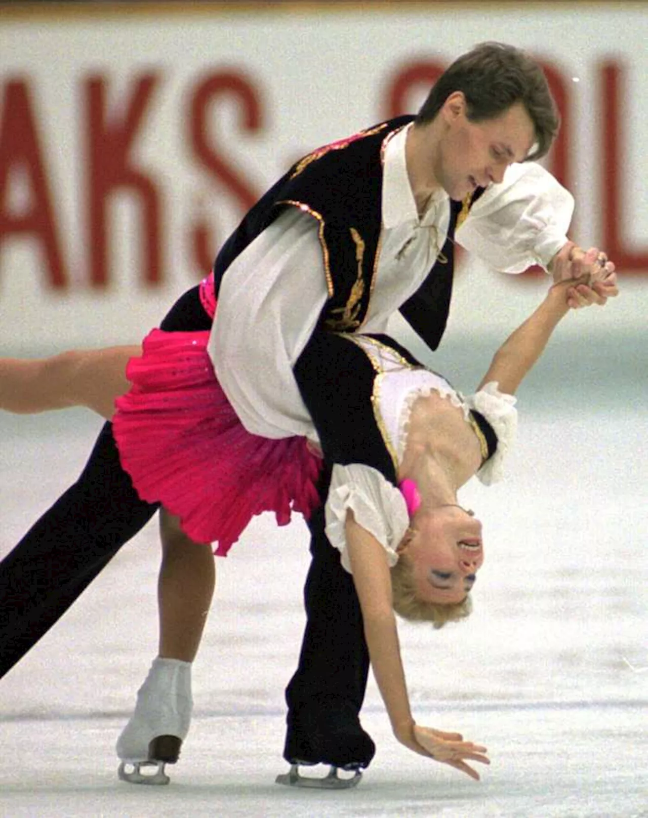 Plane Crash Claims Lives of Figure Skaters, Coaches Returning from Championships