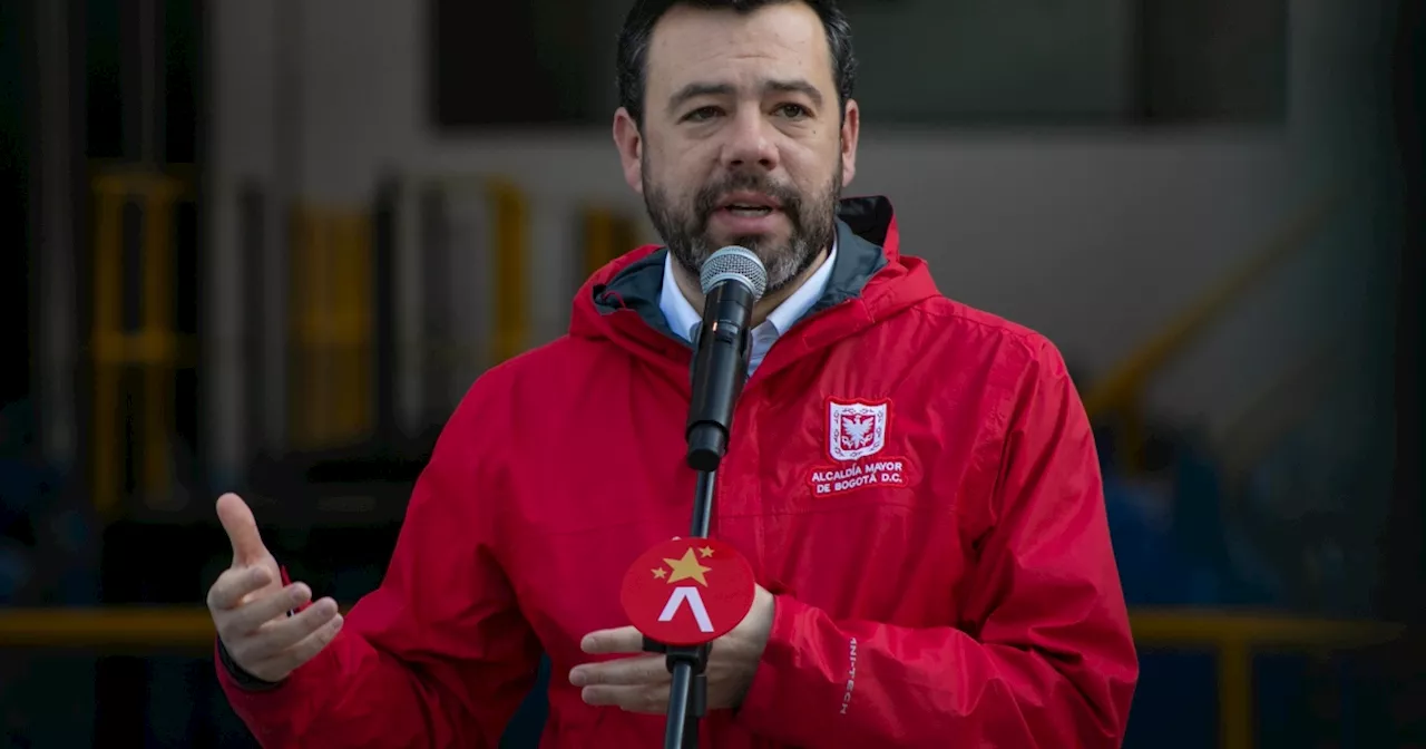 Alcalde de Bogotá Exige Claridad al Gobierno sobre Aplazamiento de Proyectos de Infraestructura
