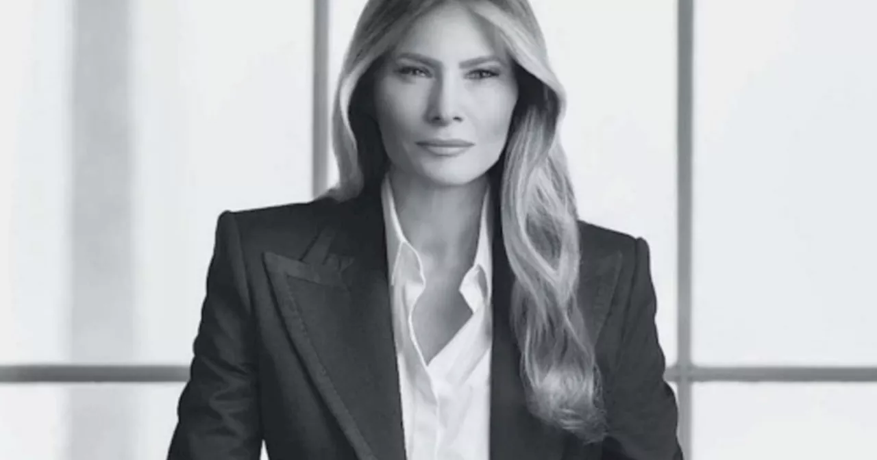 Melania Trump, la nuova foto ufficiale: ecco cosa svela il confronto con quella del 2017