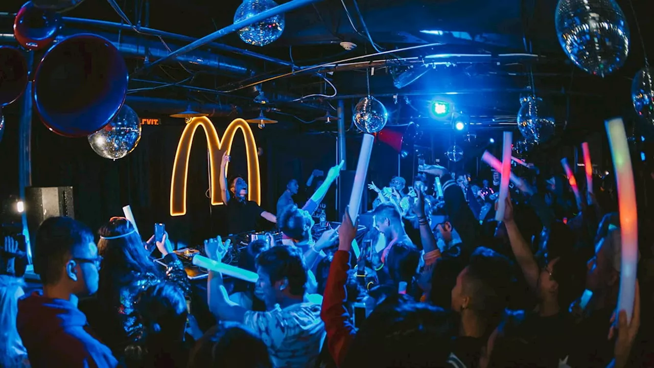 McDonald's Transforma su Restaurante en Budapest en una Discoteca Nocturna