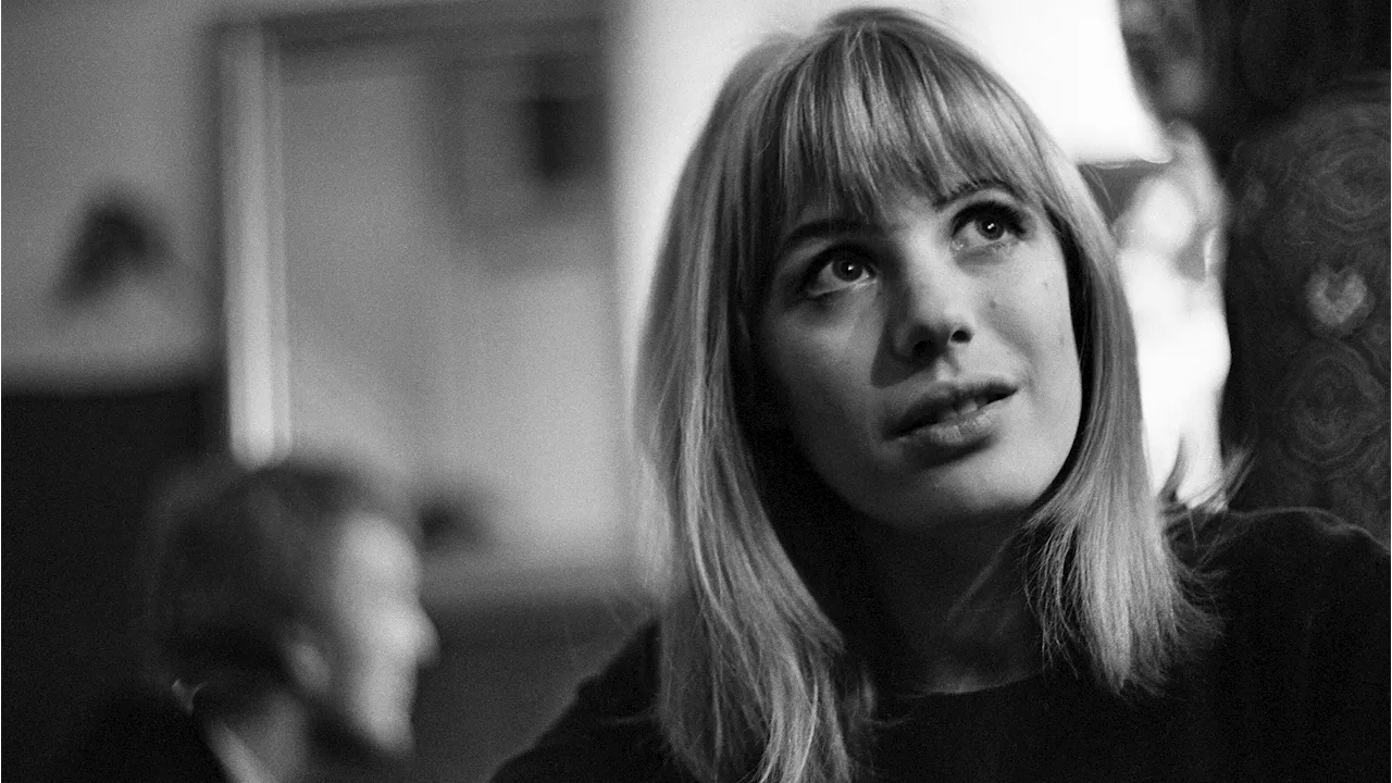 Singer Marianne Faithfull Dies at 81