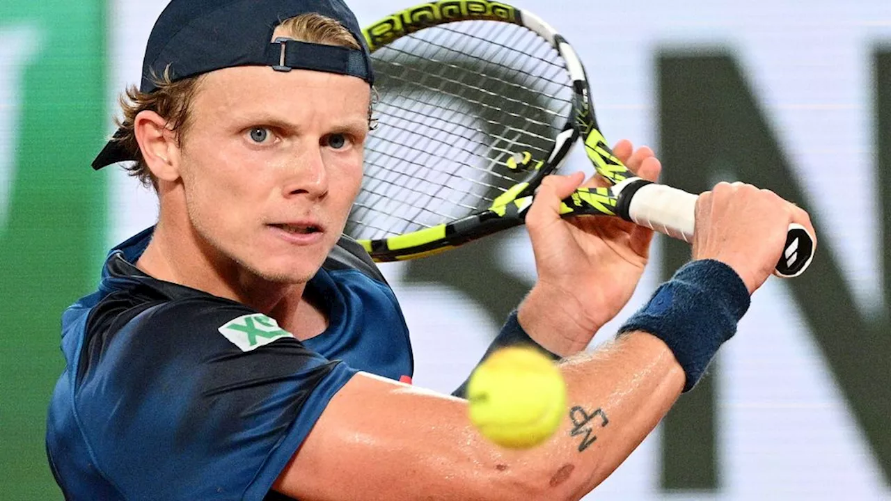 De Jong ondanks lichtproblemen voor het eerst naar kwartfinales ATP-toernooi