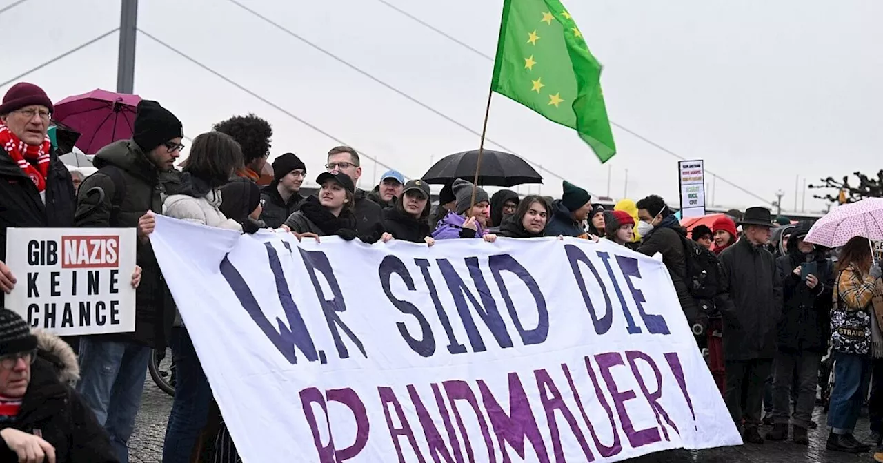 Zehntausende bei Demos nach Unions-Migrationsantrag