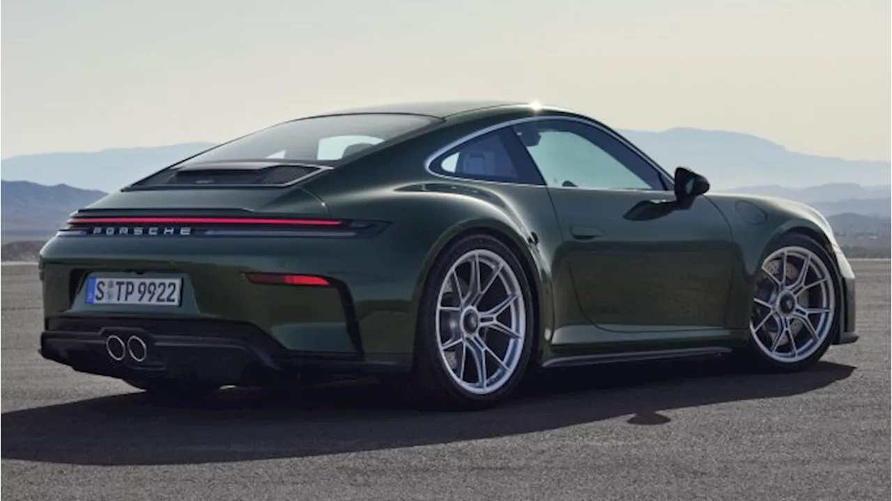 Porsche Won’t Be Getting Rid of a Manual Transmission 911 Anytime Soon